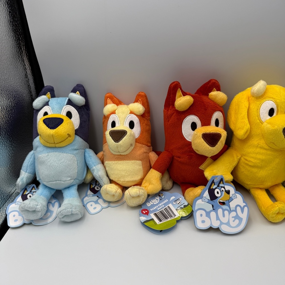 Bluey 6" Plush Lot of 6 Bluey, Bingo, Rusty, Lucky, and Muffin - Picture 3 of 7